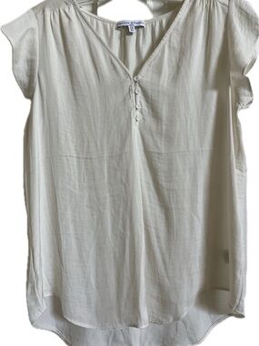 Maison d’Amelie Cream V-Neck Flutter Cap Sleeve Blouse